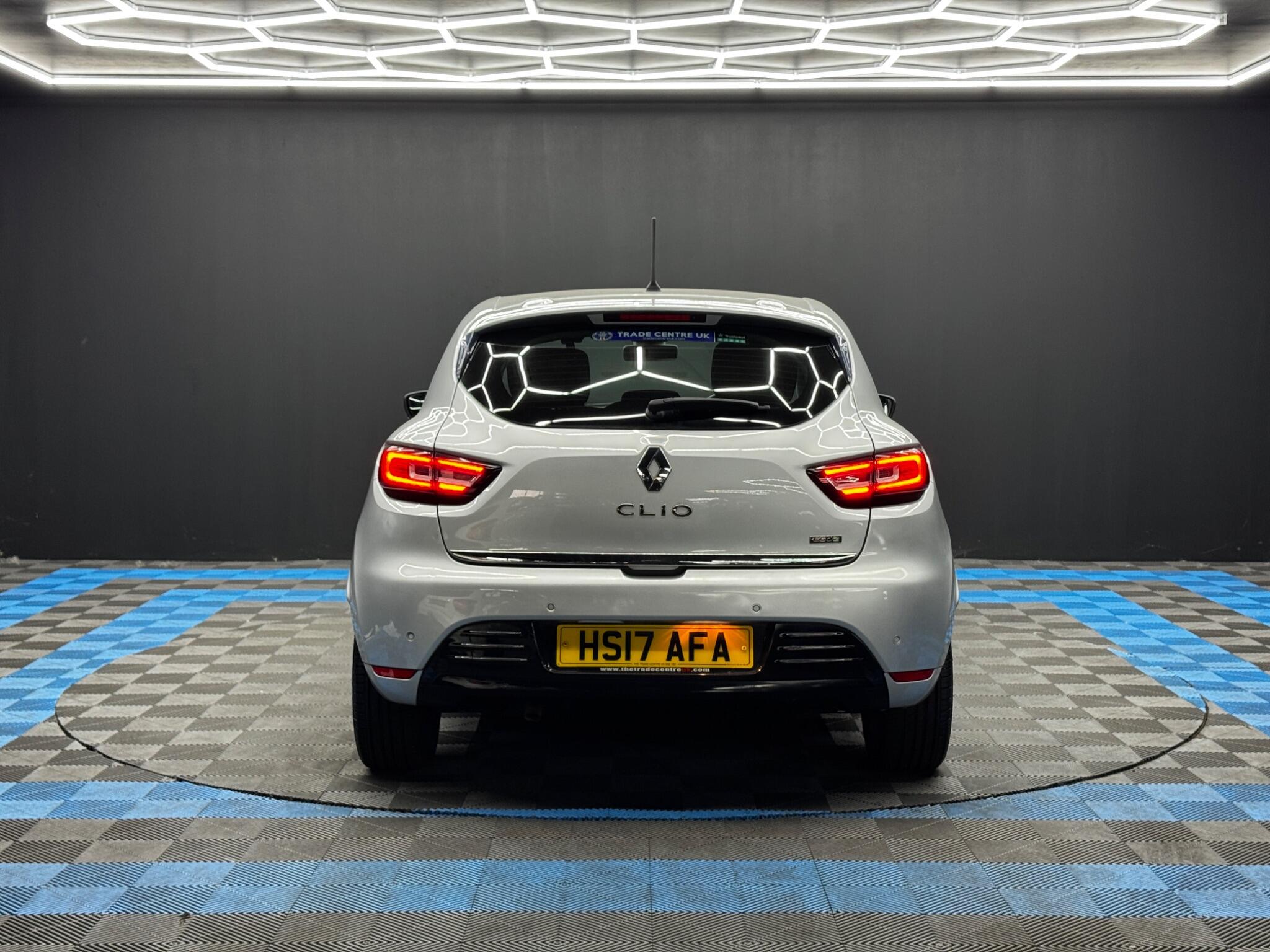 Renault Clio view 6