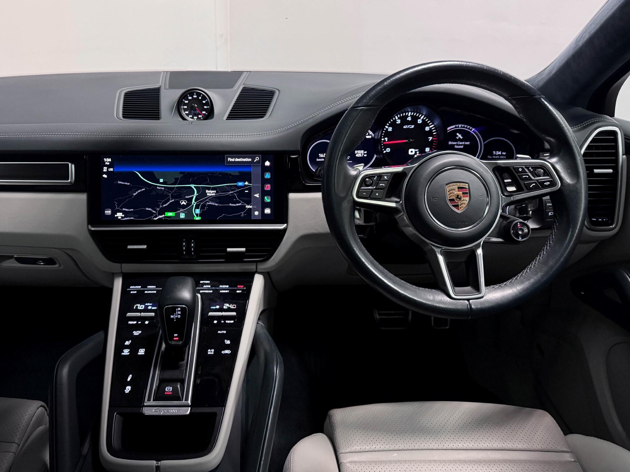 Porsche Cayenne view 16