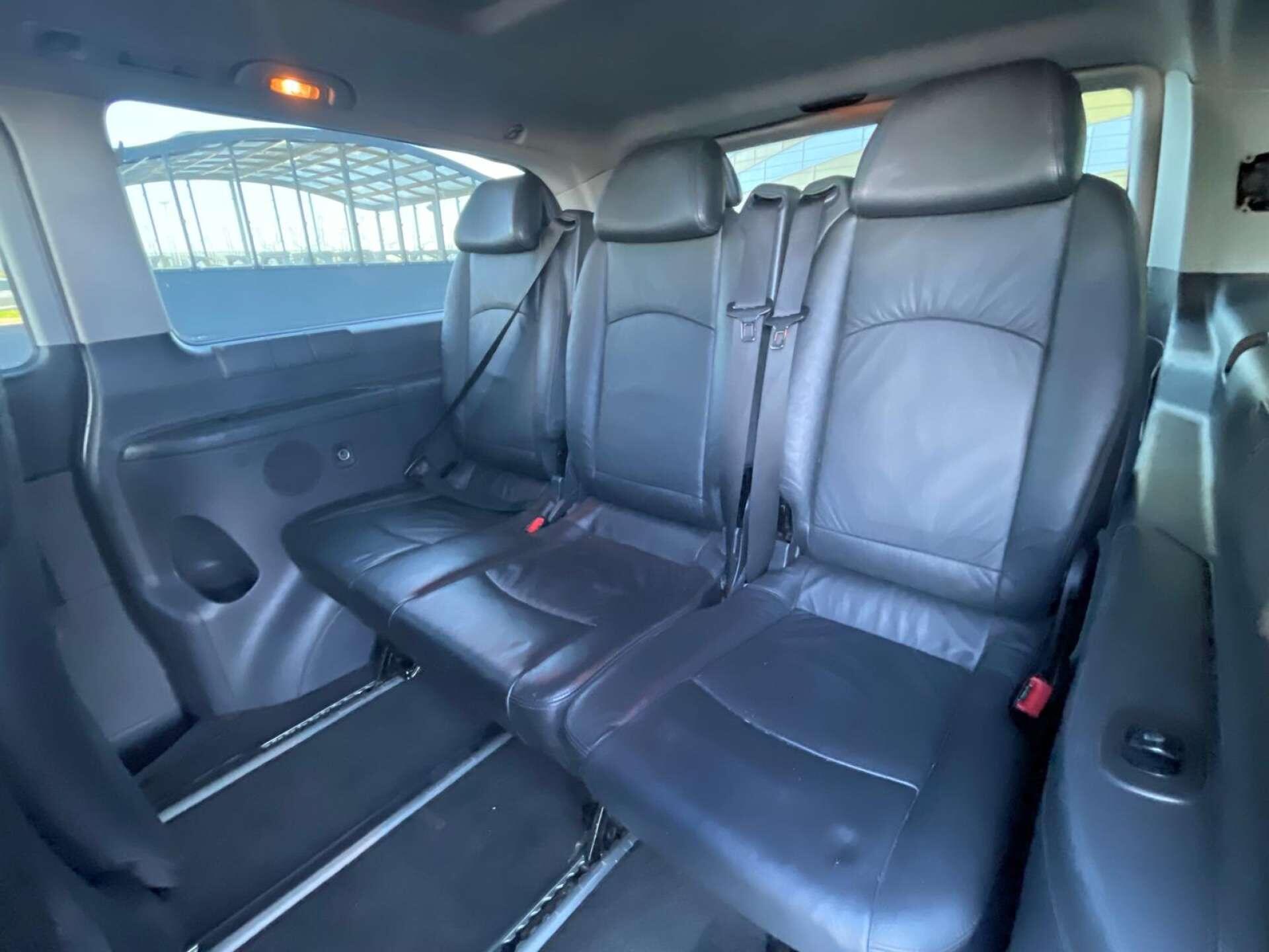 Mercedes-Benz Viano view 33