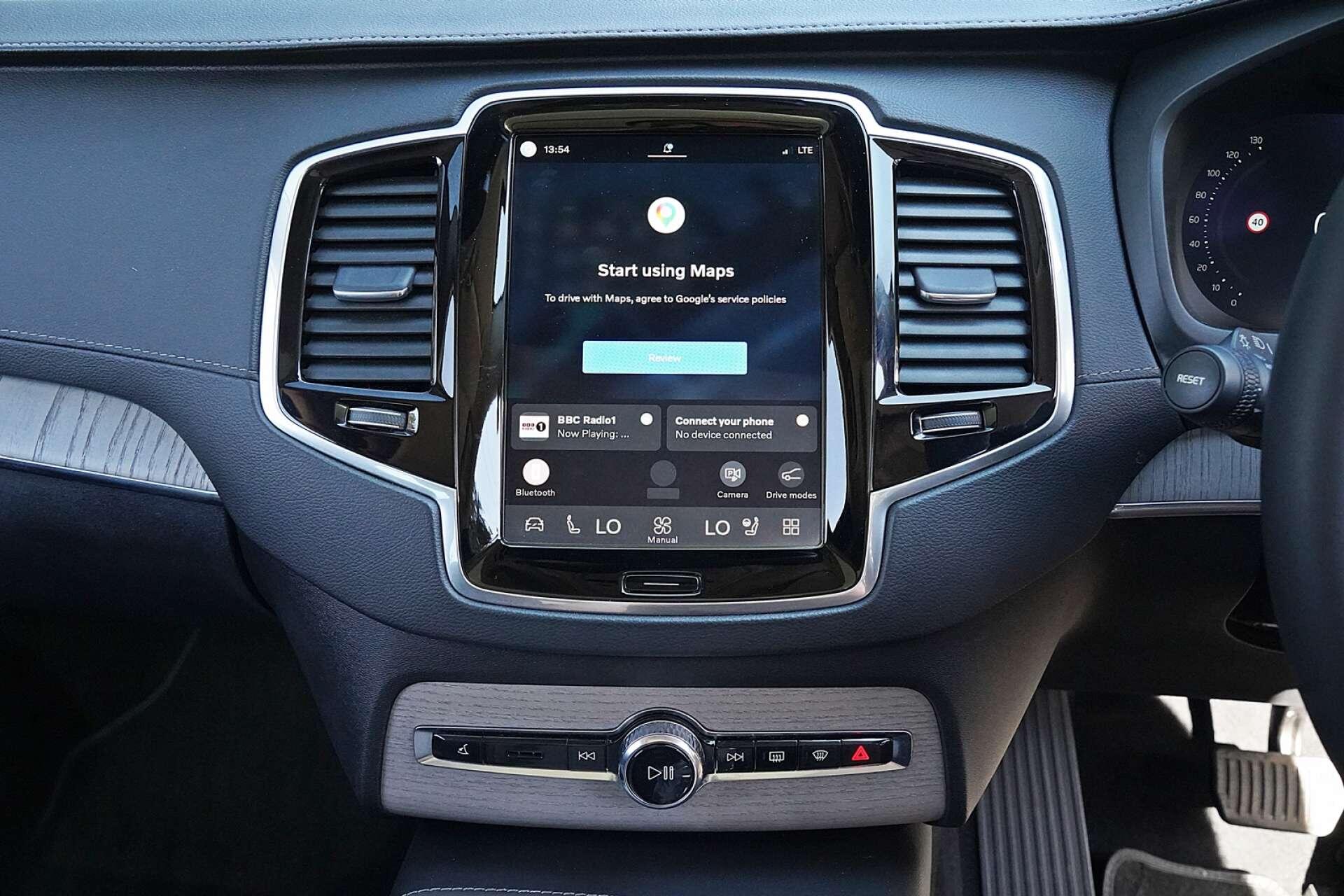 Volvo XC90 view 25