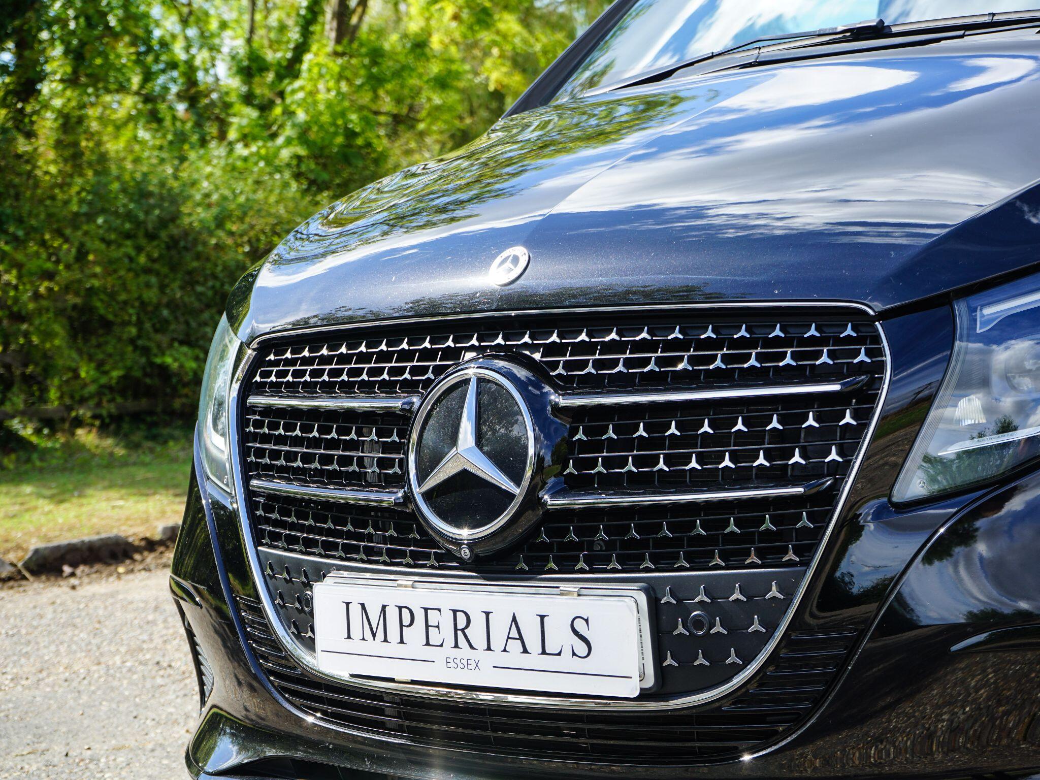 Mercedes-Benz V Class view 9