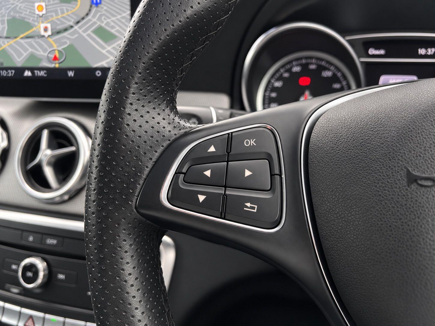 Mercedes-Benz Gla view 28