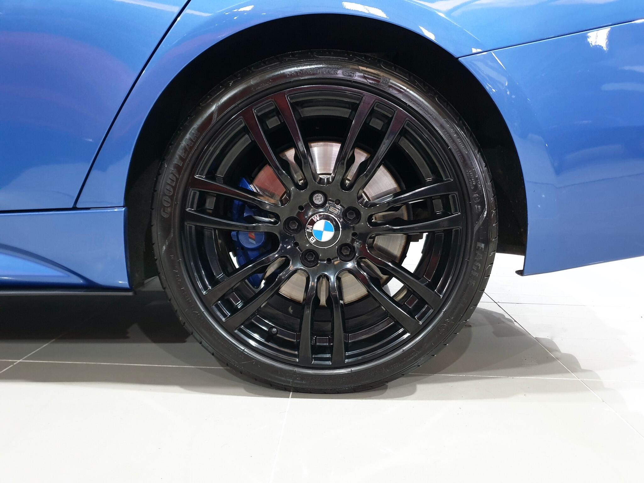 BMW 3 Series view 41
