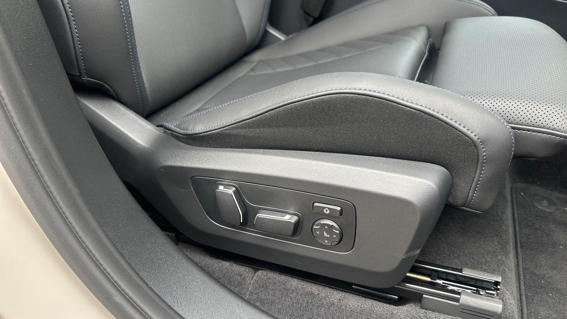 BMW X3 view 24
