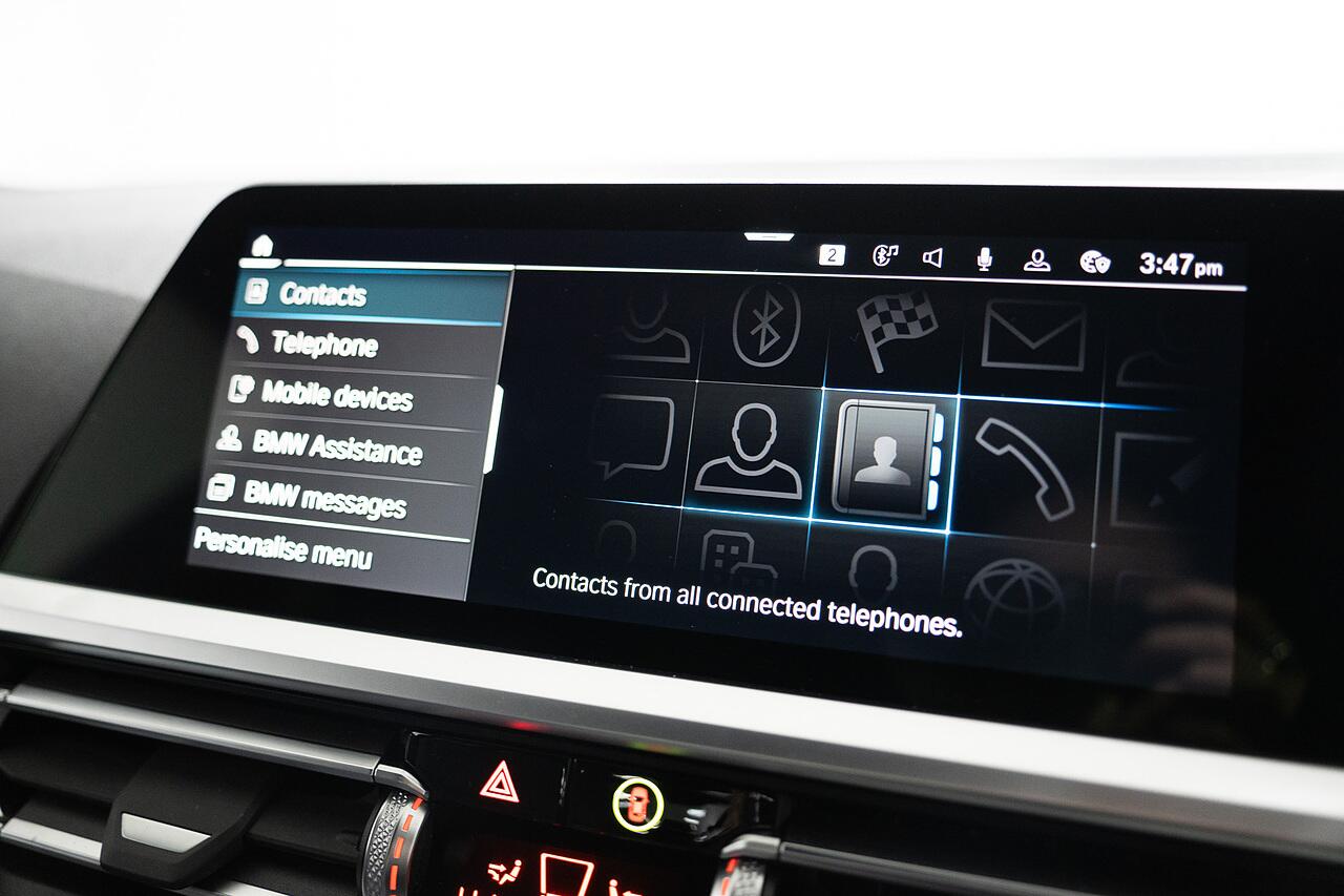 BMW 3 Series view 14