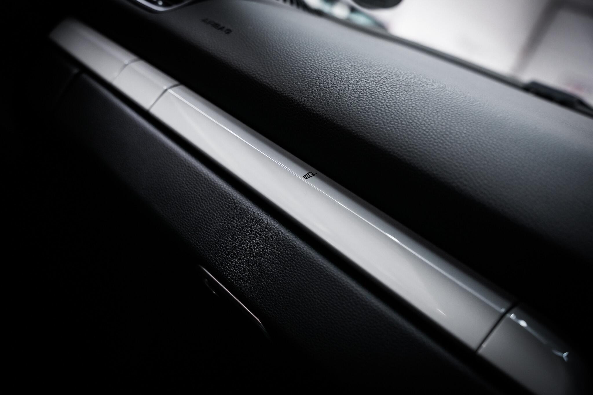 Porsche Cayman view 45
