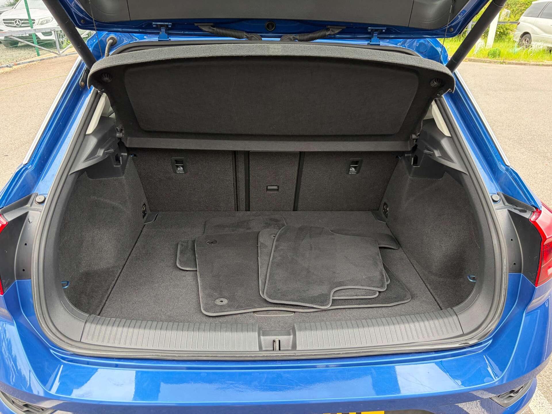Volkswagen T-Roc view 25