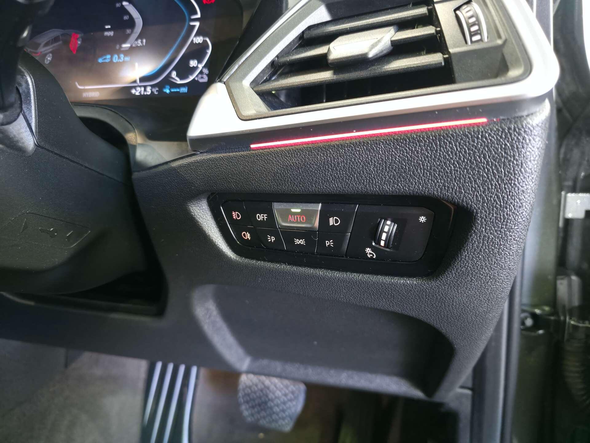 BMW 3 Series view 14