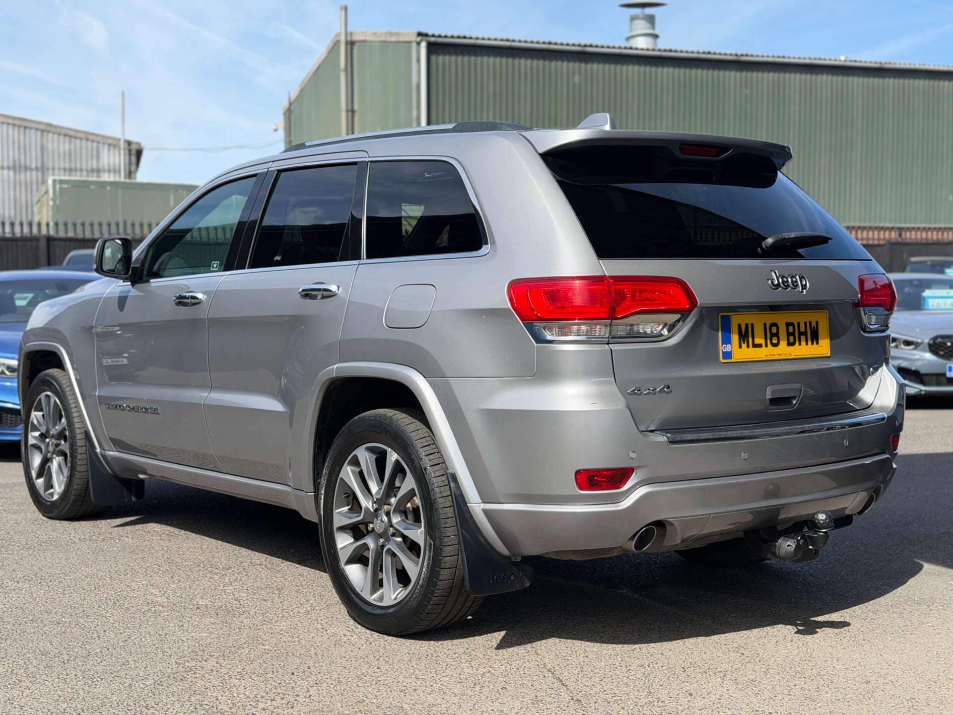 Jeep Grand Cherokee view 2