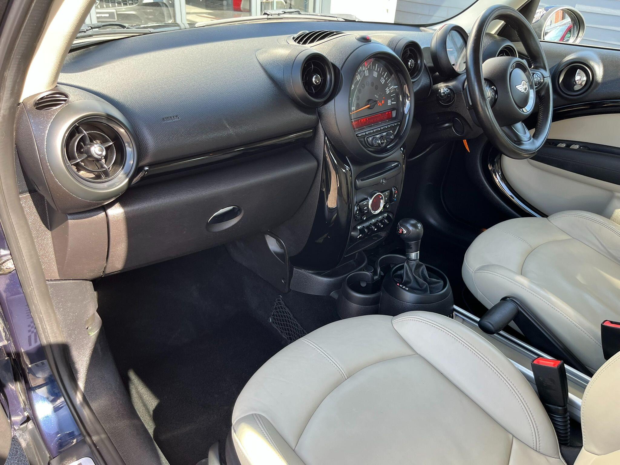 Mini Countryman view 25
