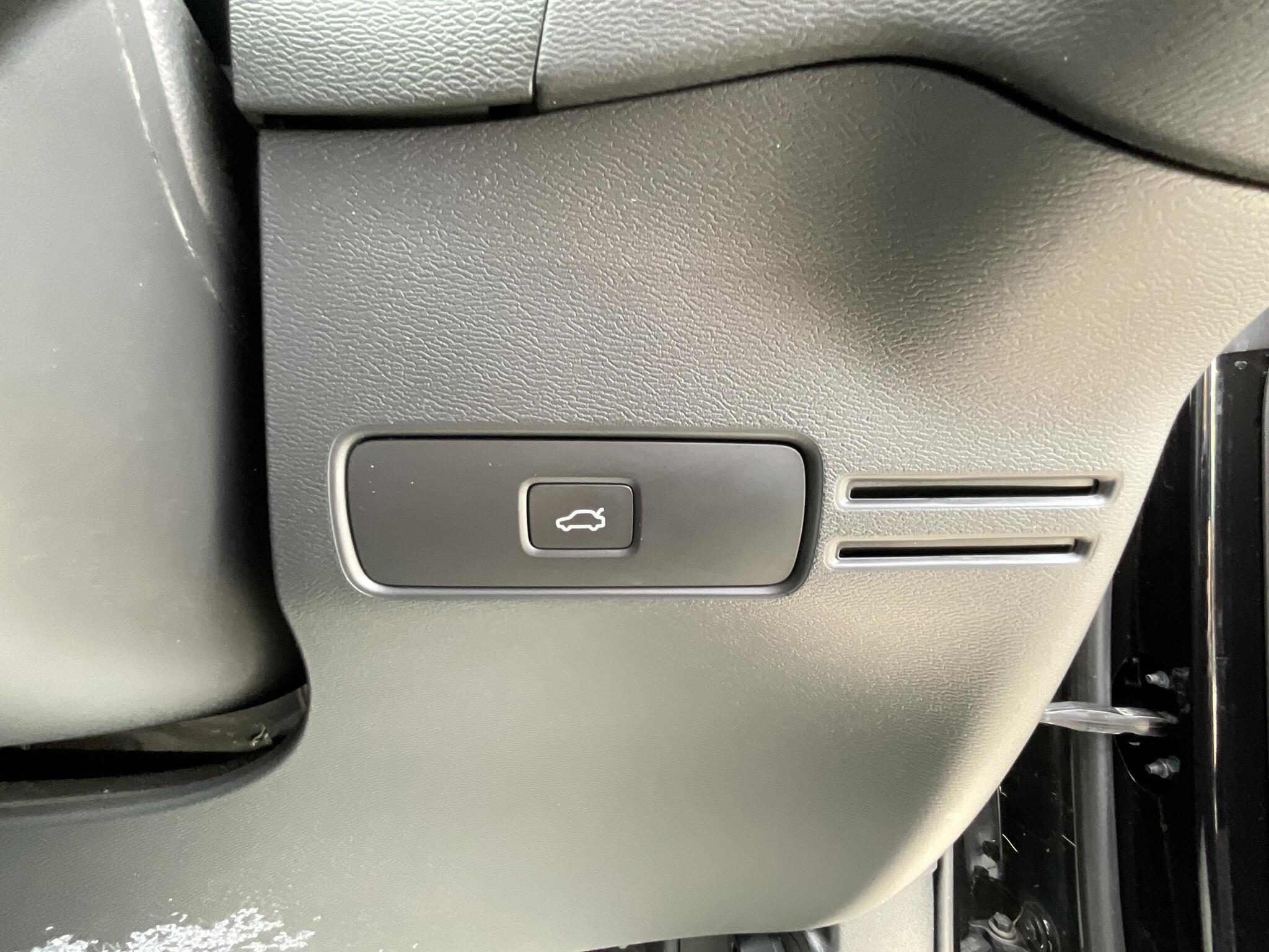 Volvo XC40 view 37