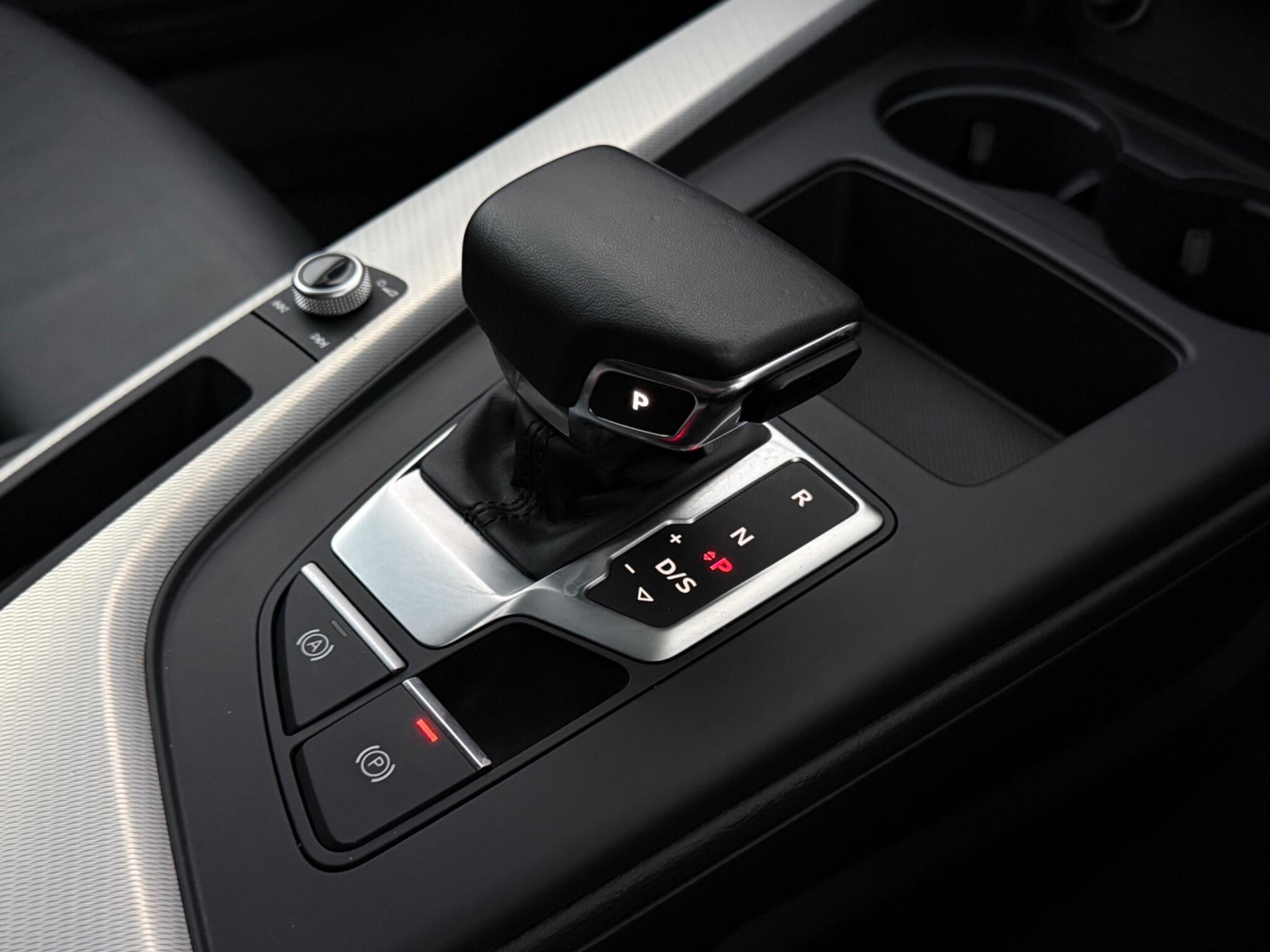 Audi A4 view 23