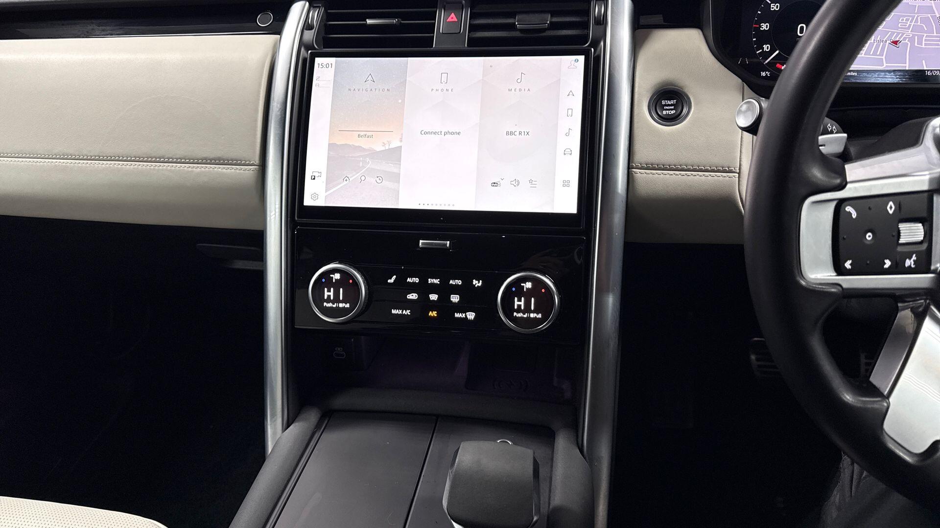 Land Rover Discovery view 14