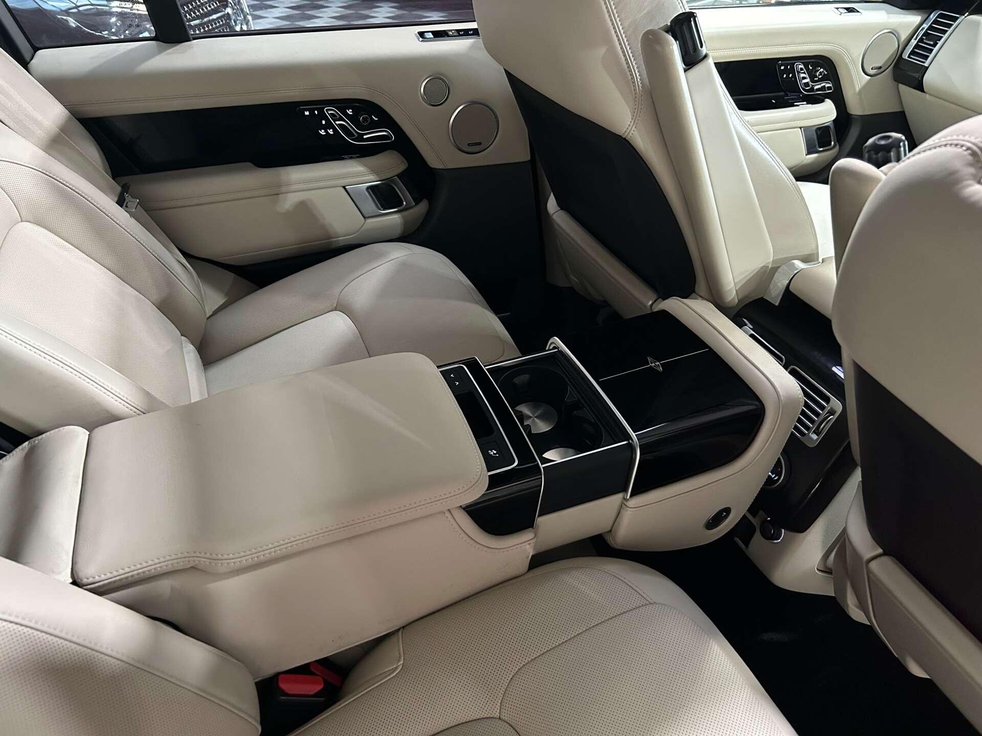 Land Rover Range Rover view 35