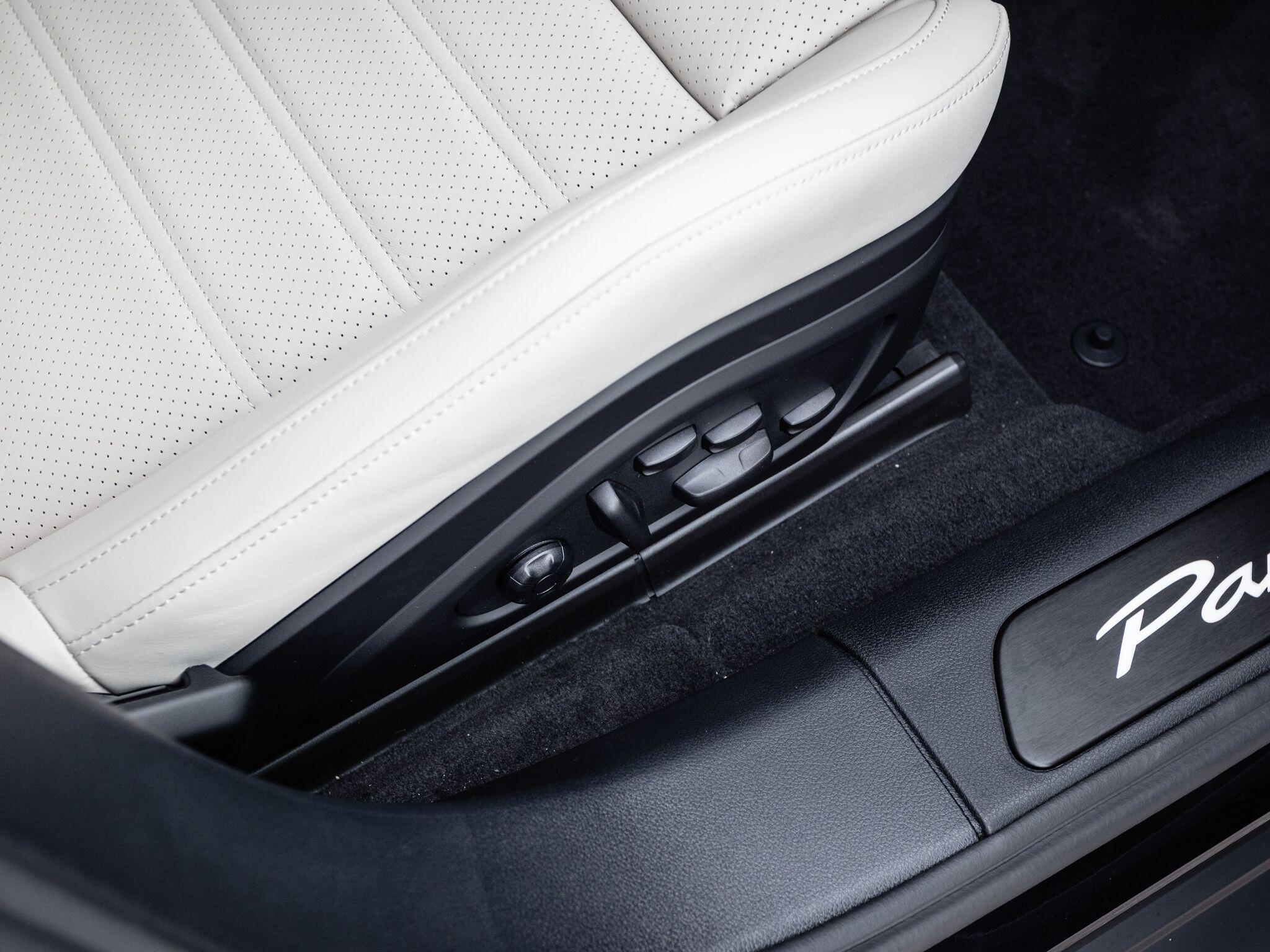 Porsche Panamera view 17
