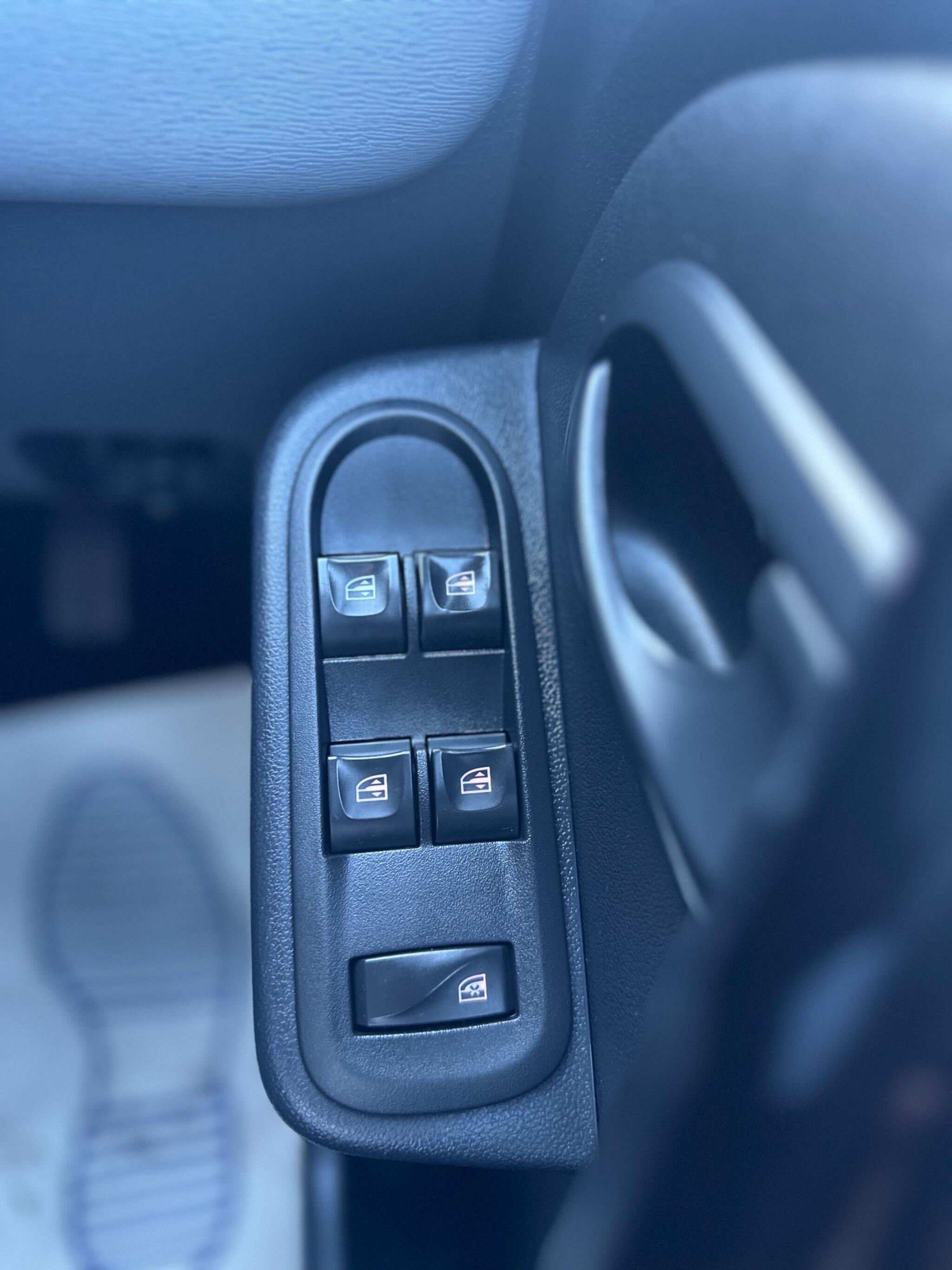 Dacia Duster view 46