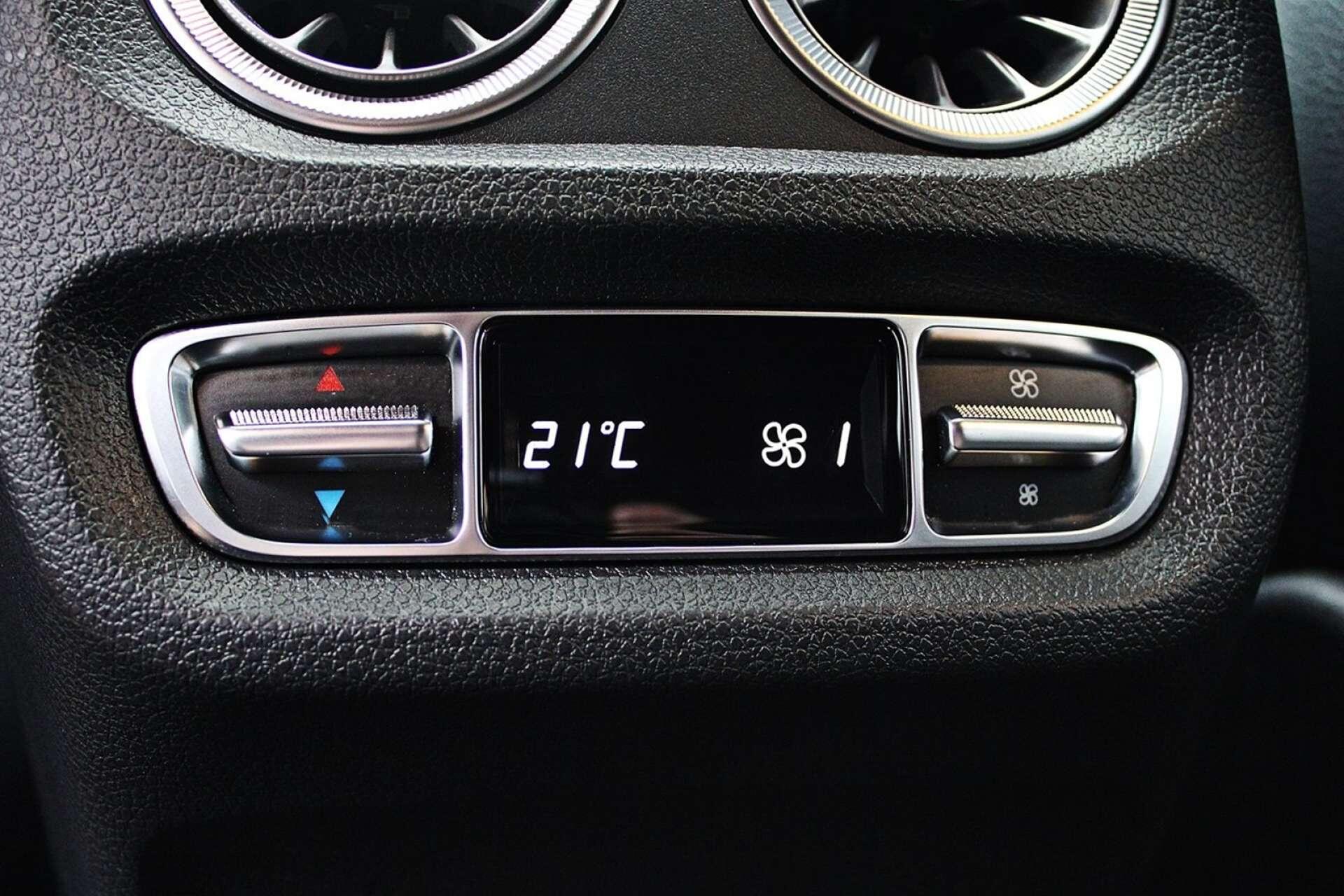 Mercedes-Benz G-Class view 17