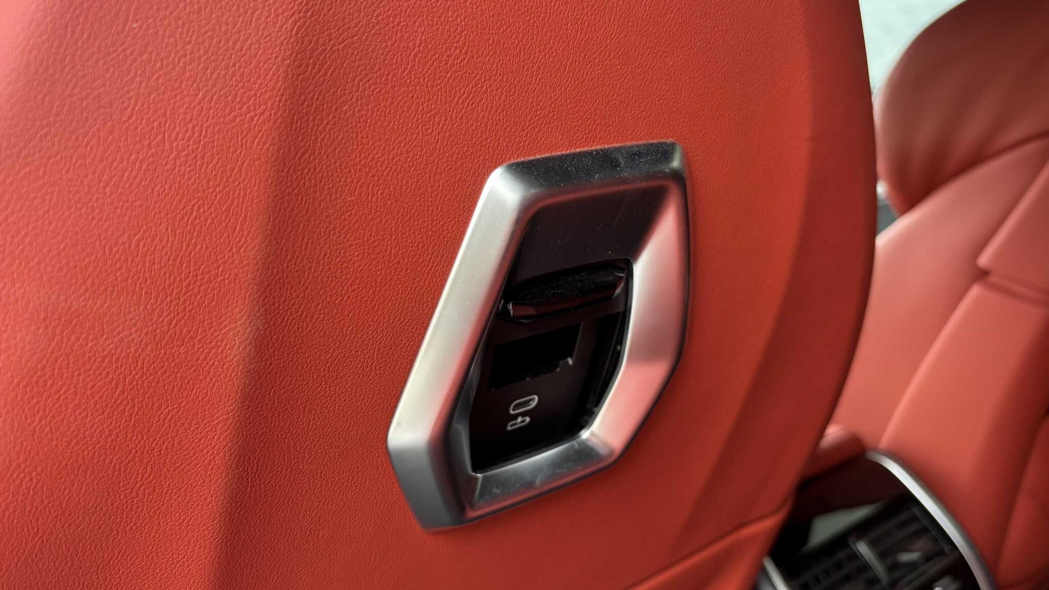 BMW XM view 29