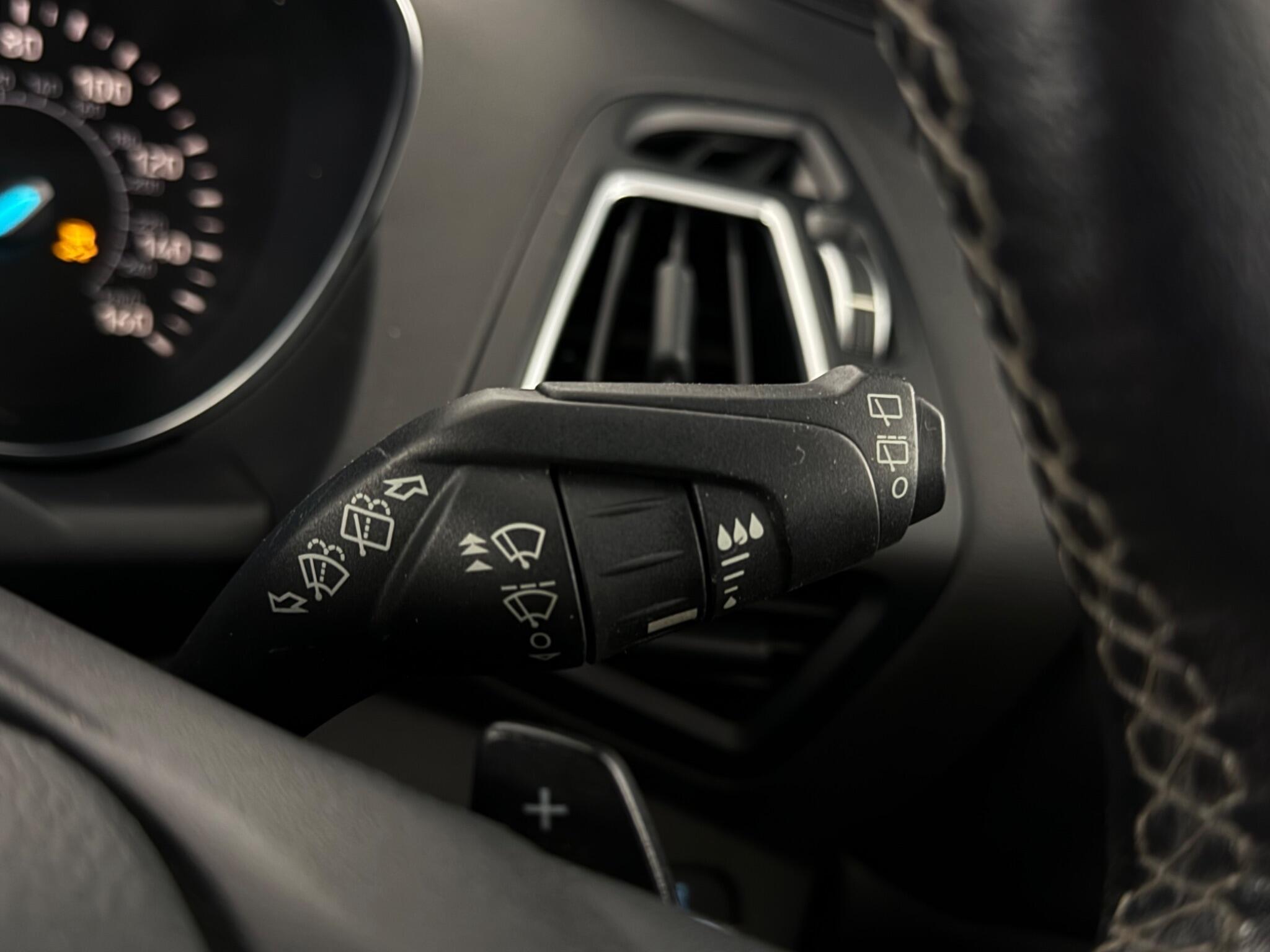 Ford Kuga view 16