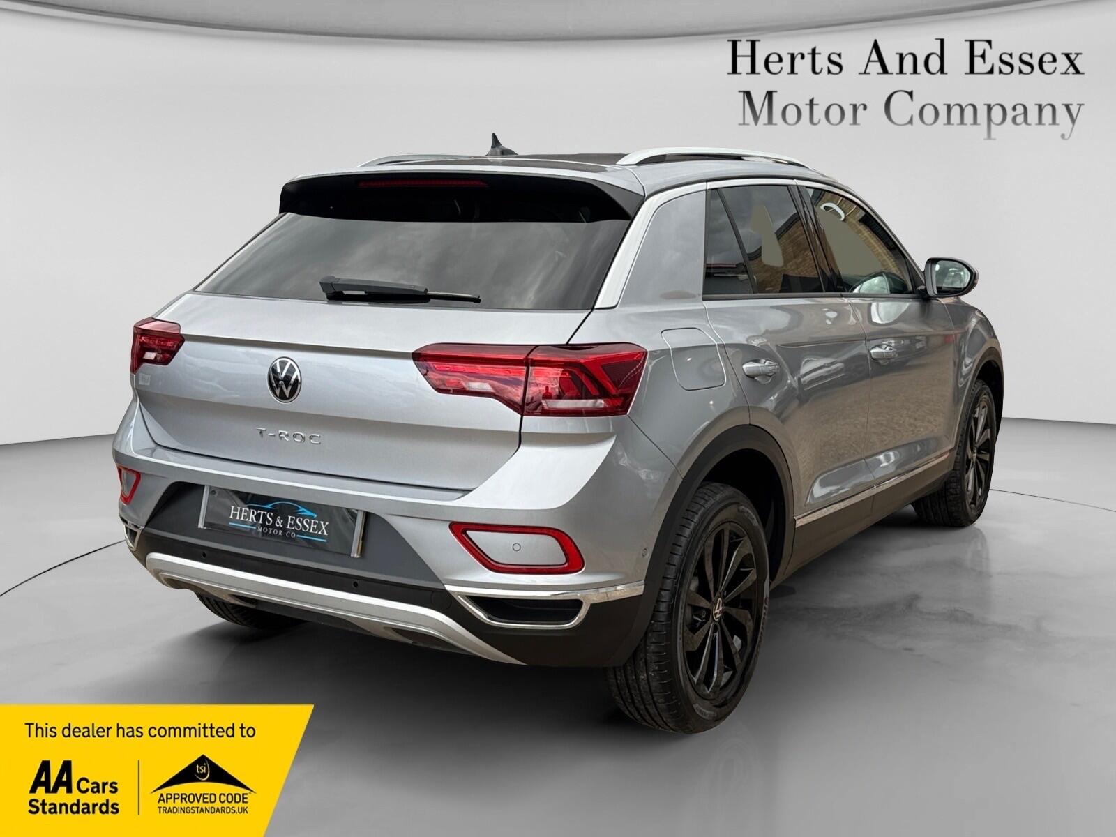 Volkswagen T-Roc view 8