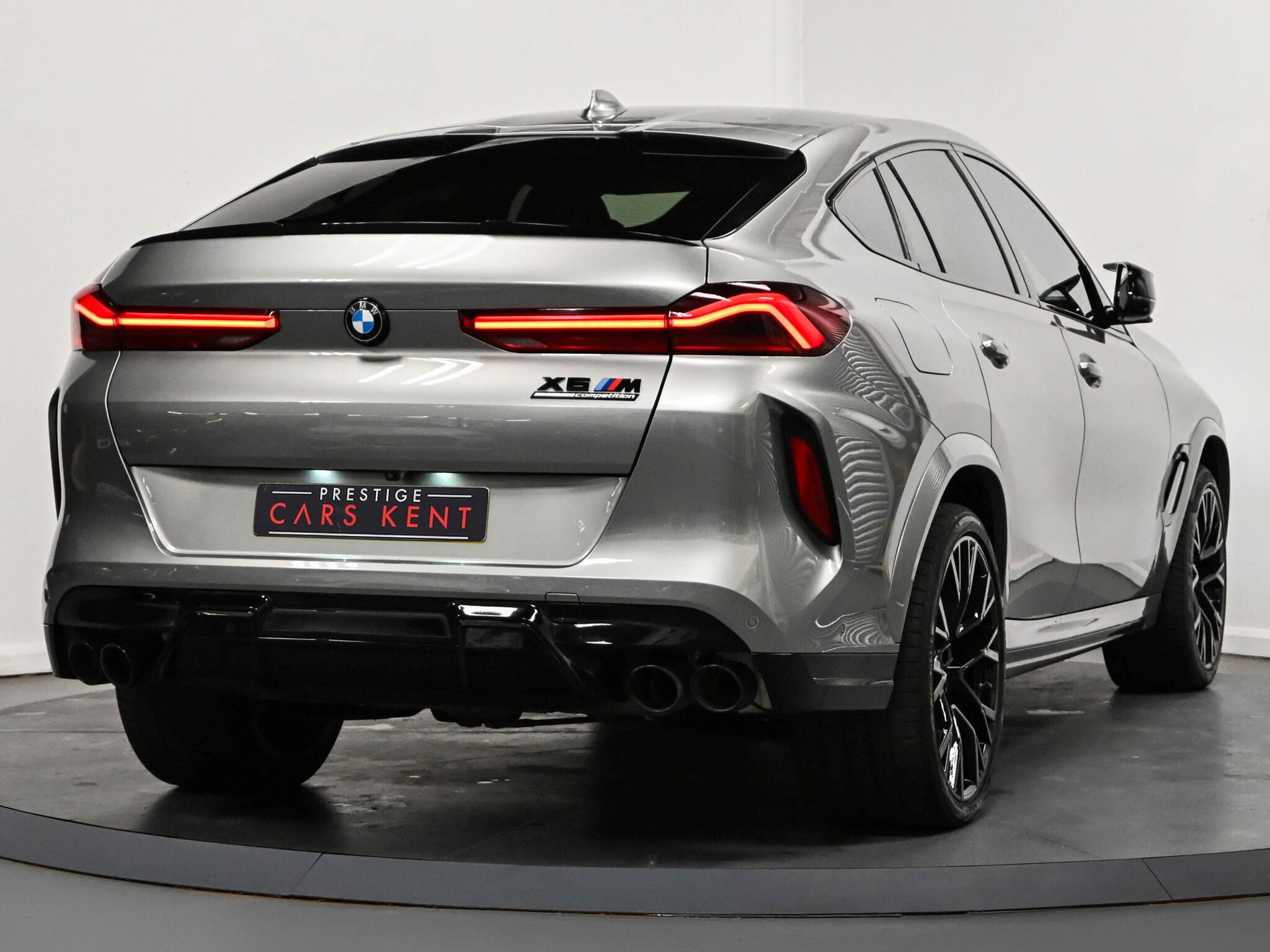 BMW X6 M view 23