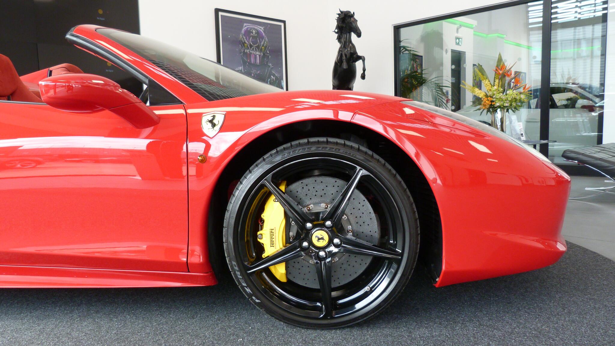 Ferrari 458 view 4