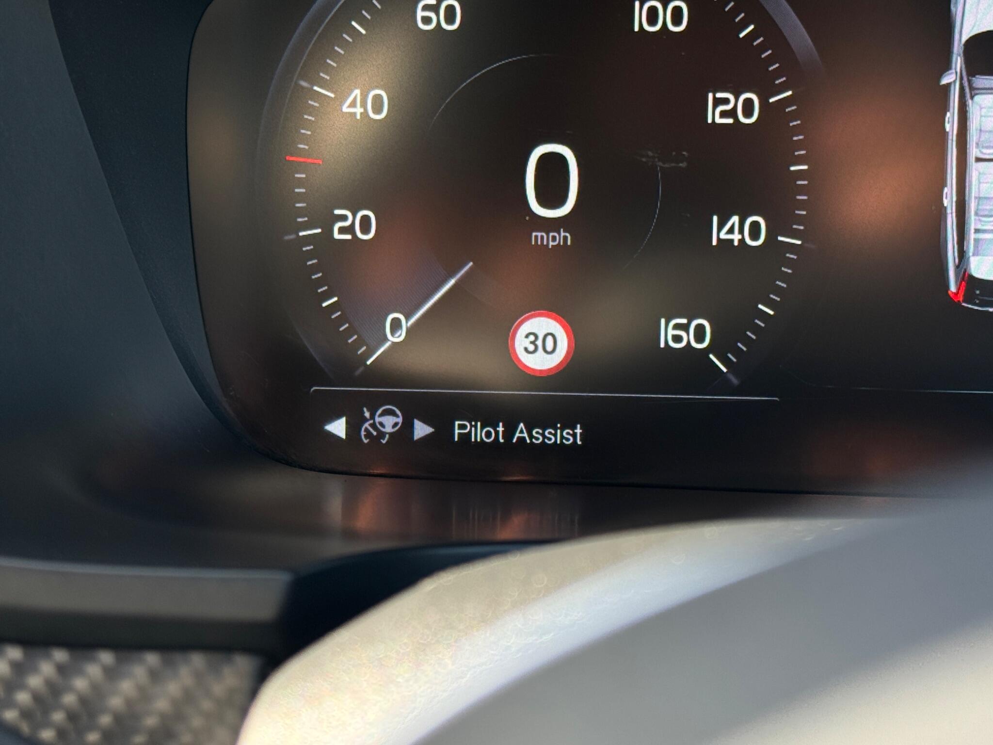Volvo V90 Cross Country view 49