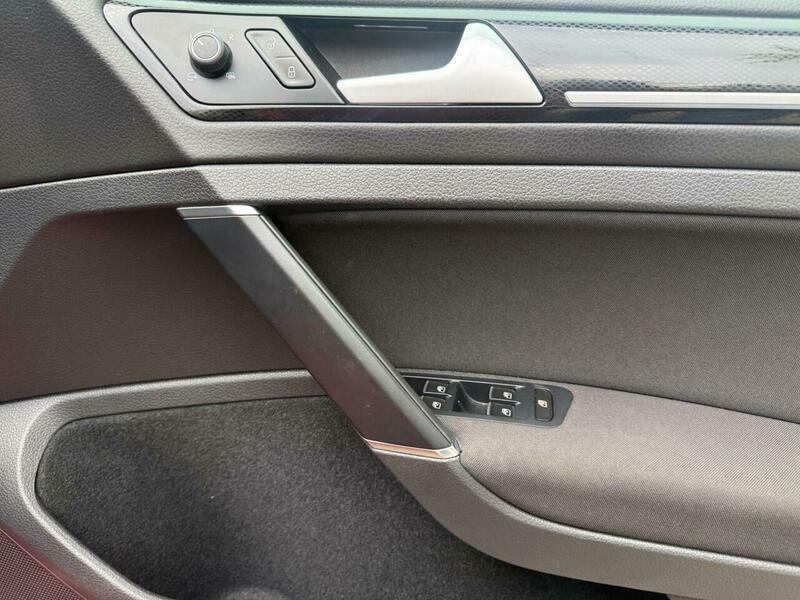 2016 Volkswagen Golf image 33