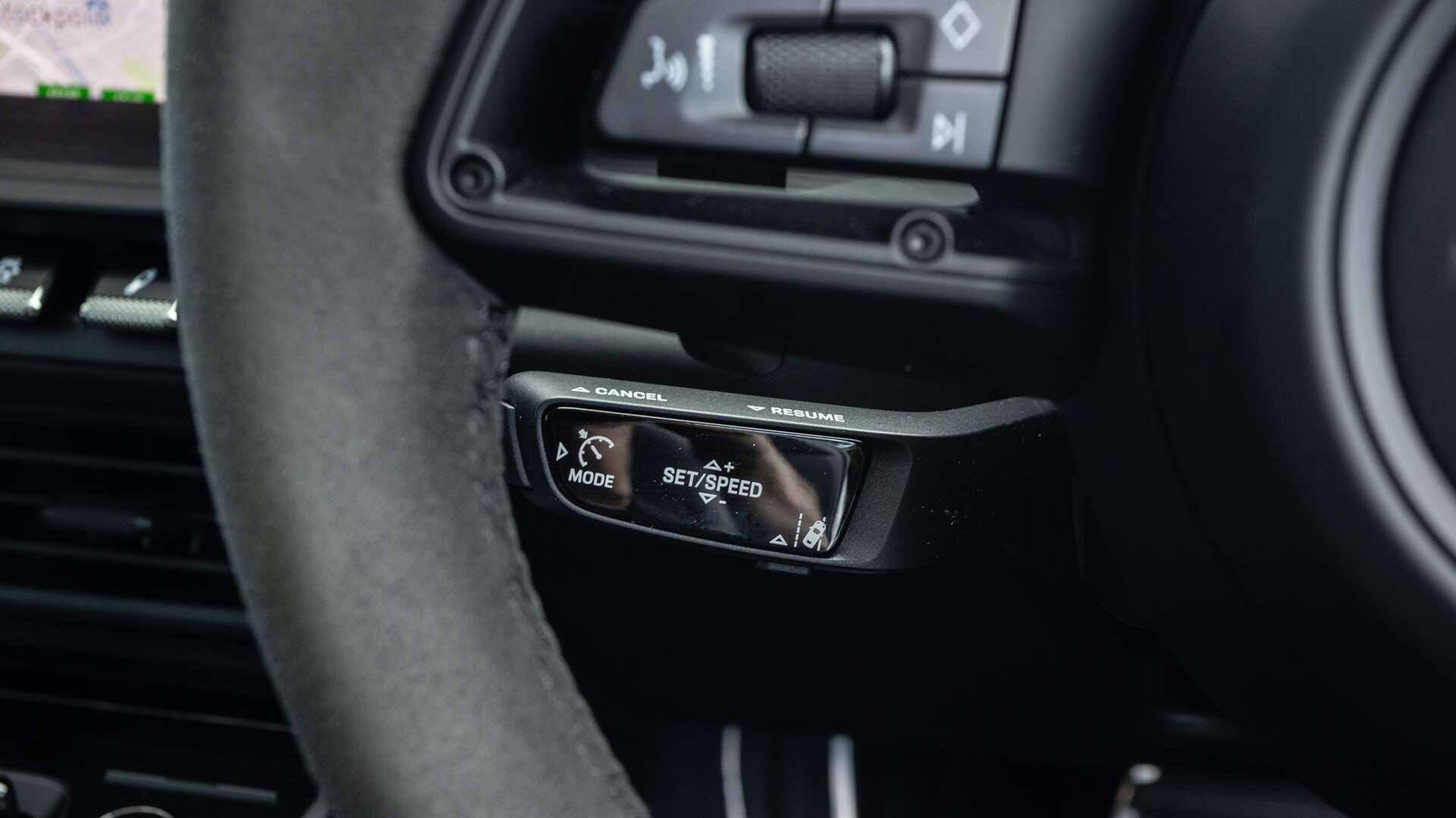 Porsche 911 view 27