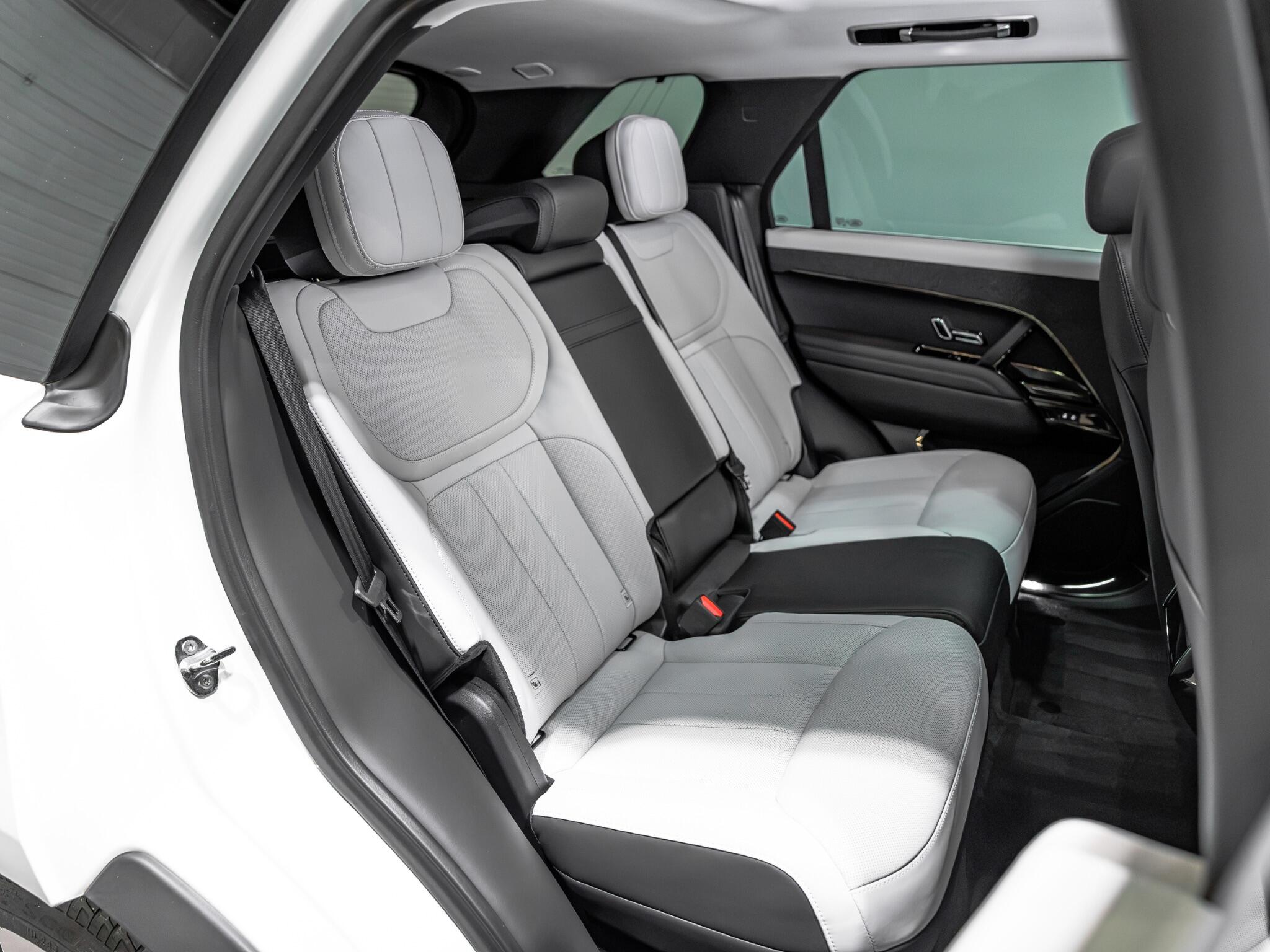 Land Rover Range Rover Sport view 23