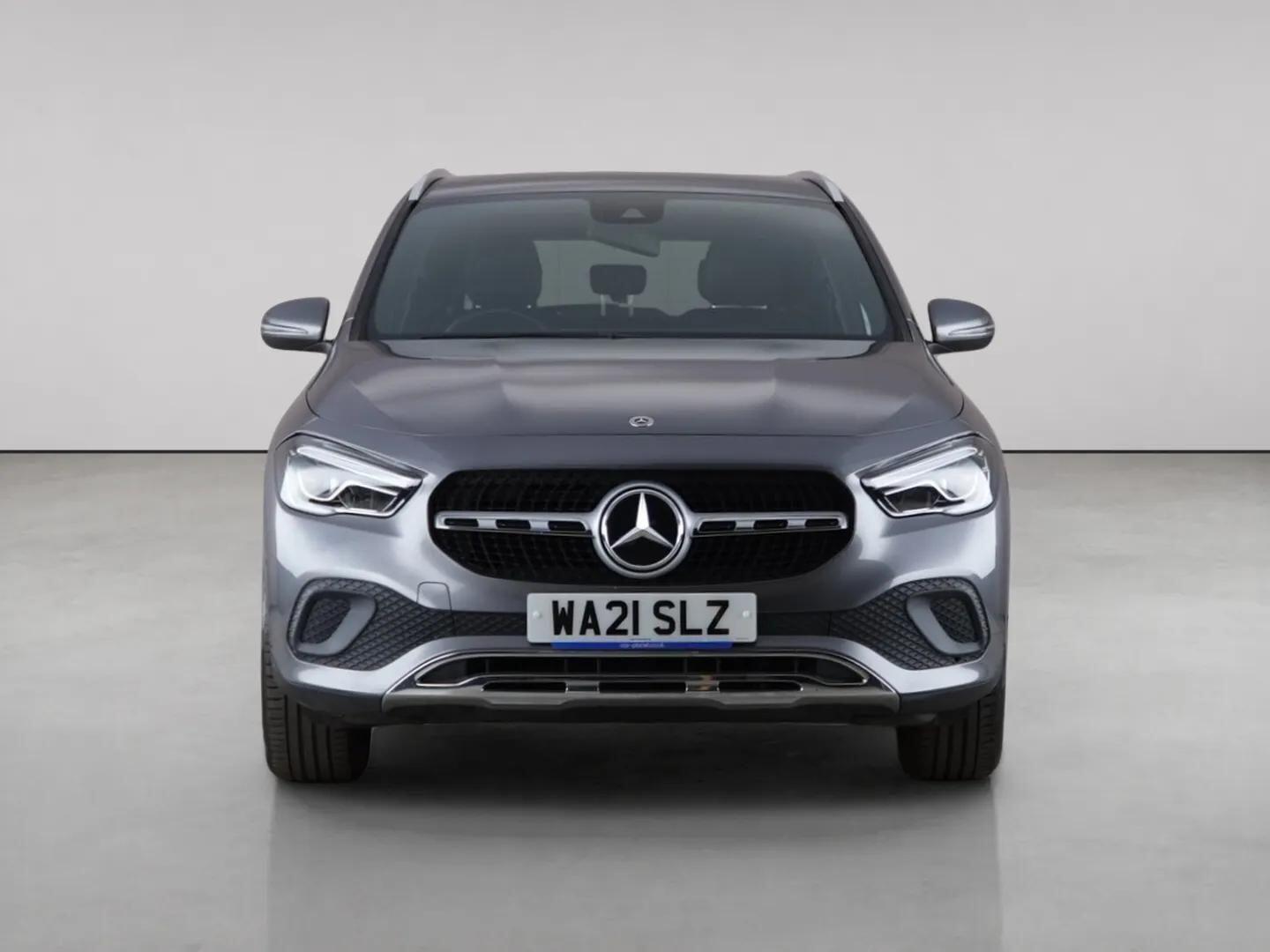 Mercedes-Benz Gla view 5