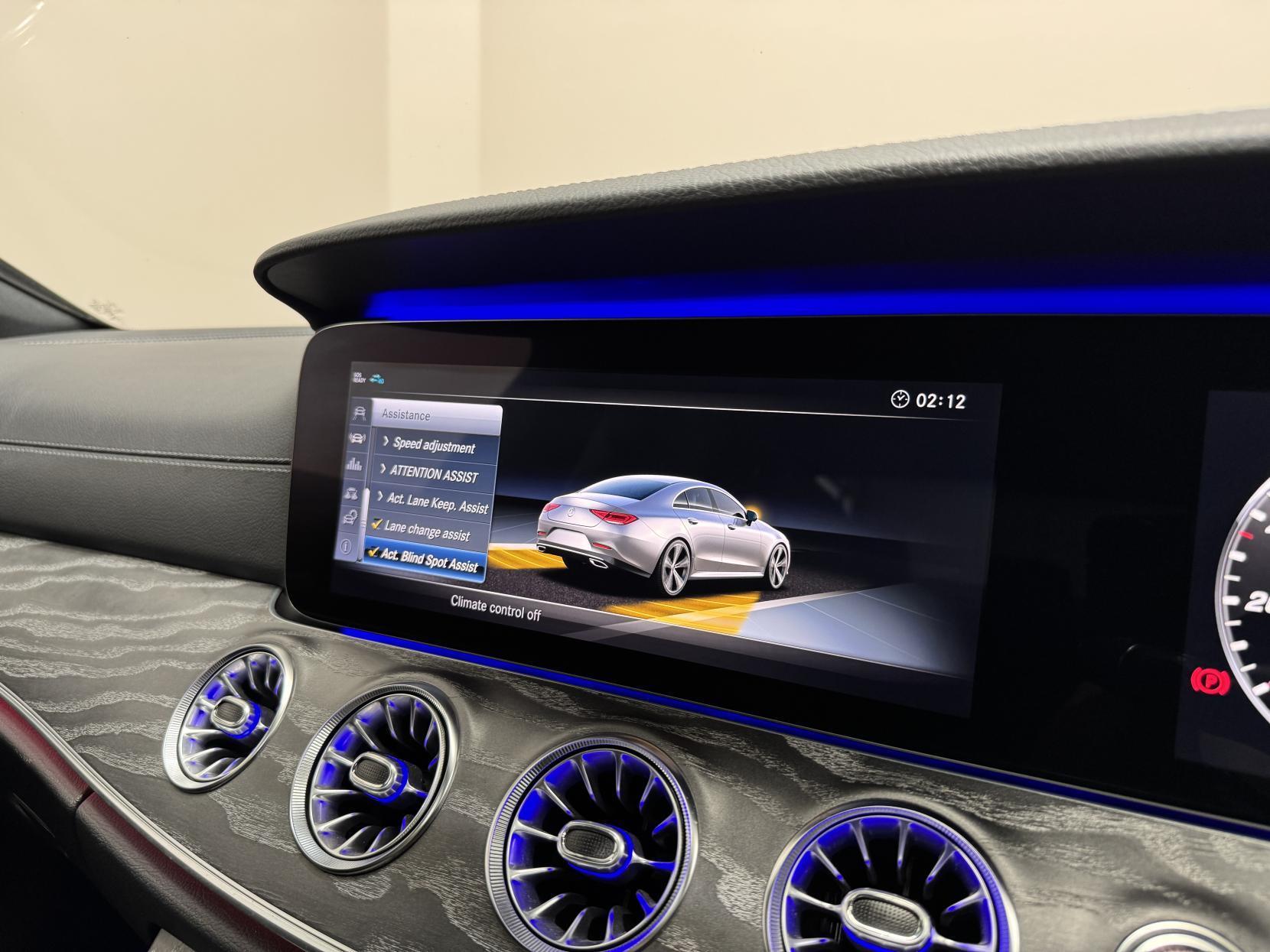 Mercedes-Benz CLS view 35