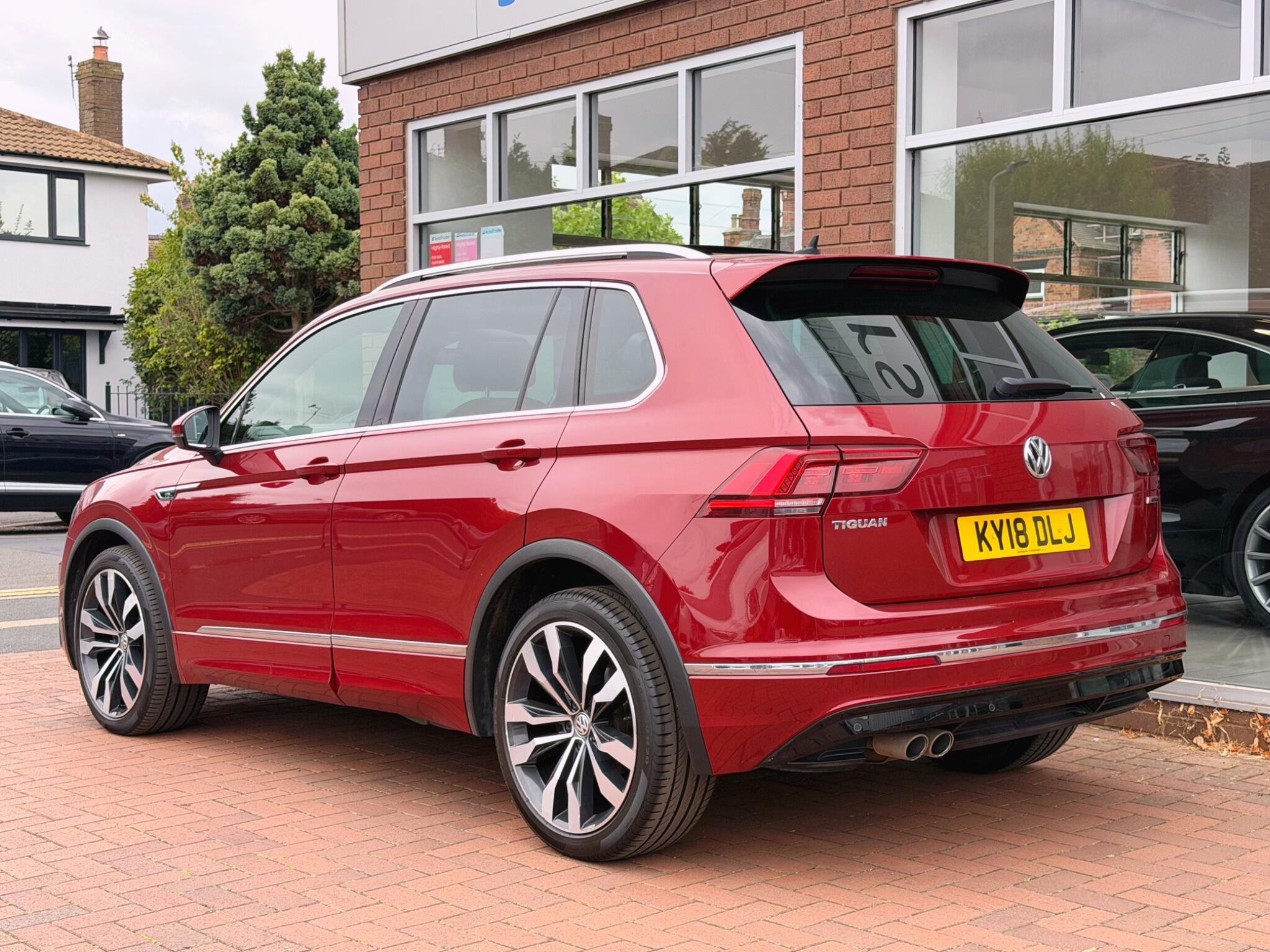 Volkswagen Tiguan view 5