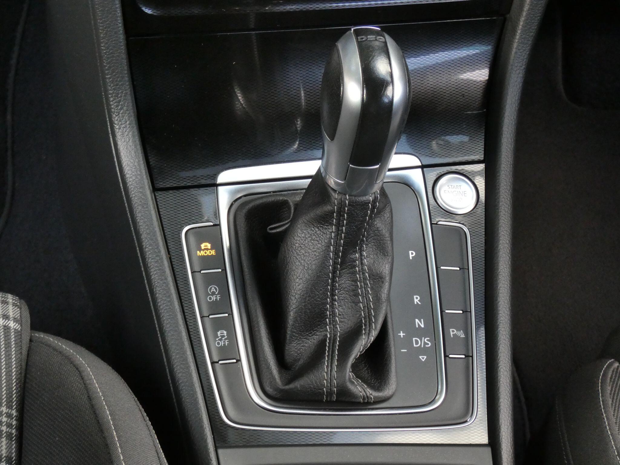 Volkswagen Golf view 22