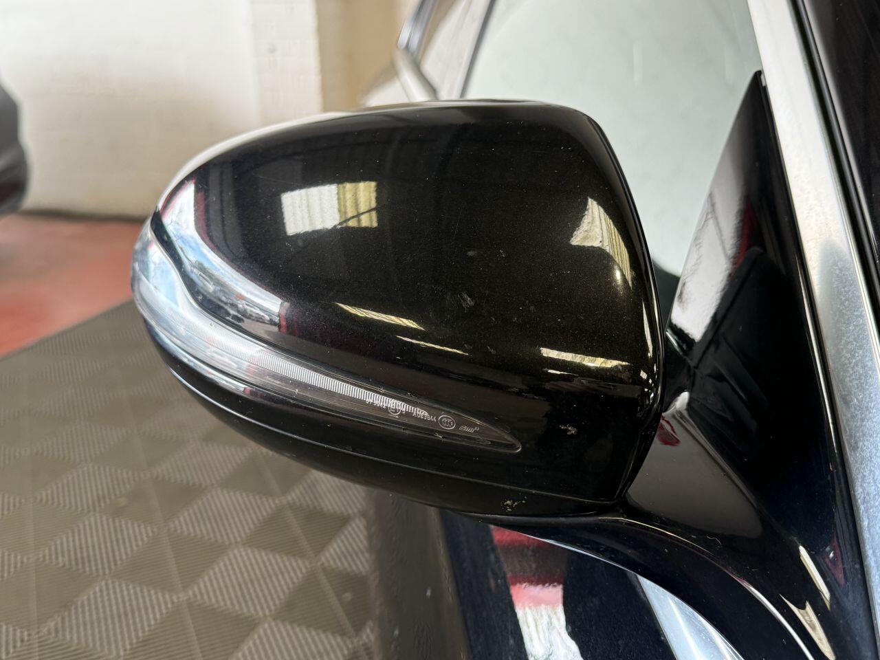 Mercedes-Benz E Class view 22