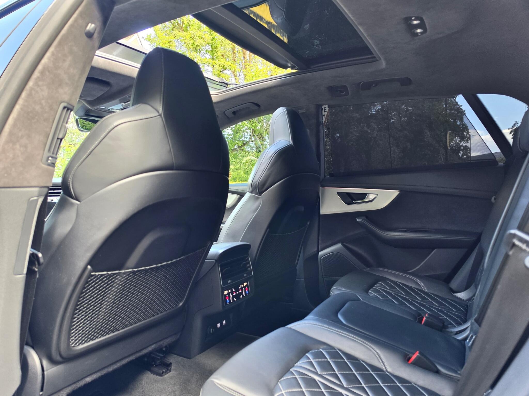 Audi Q8 view 12