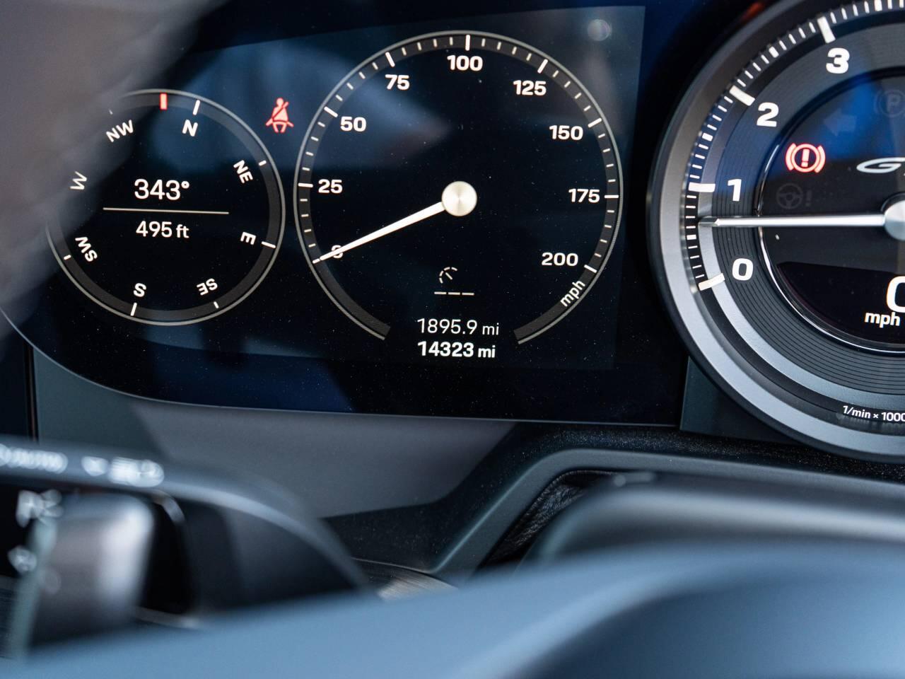 Porsche 911 view 20