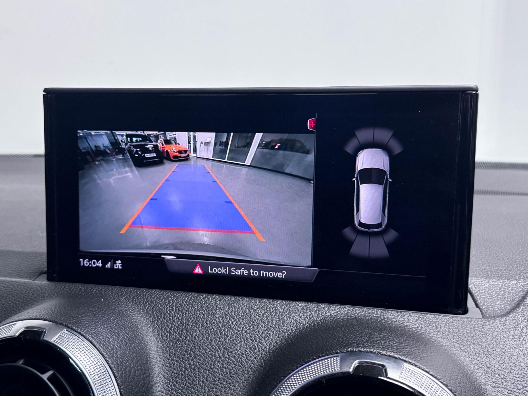 Audi SQ2 view 57