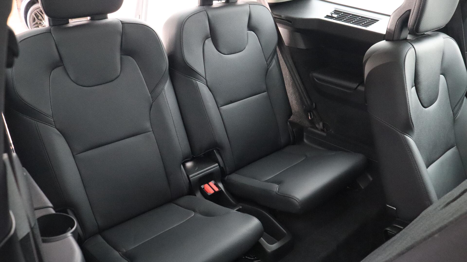 Volvo XC90 view 35