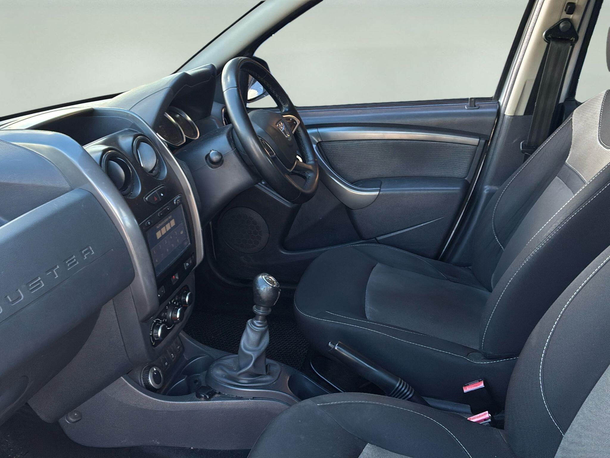 Dacia Duster view 11