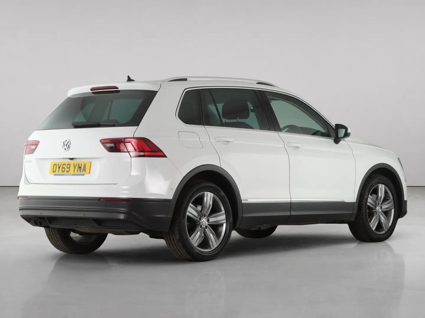 Volkswagen Tiguan view 11