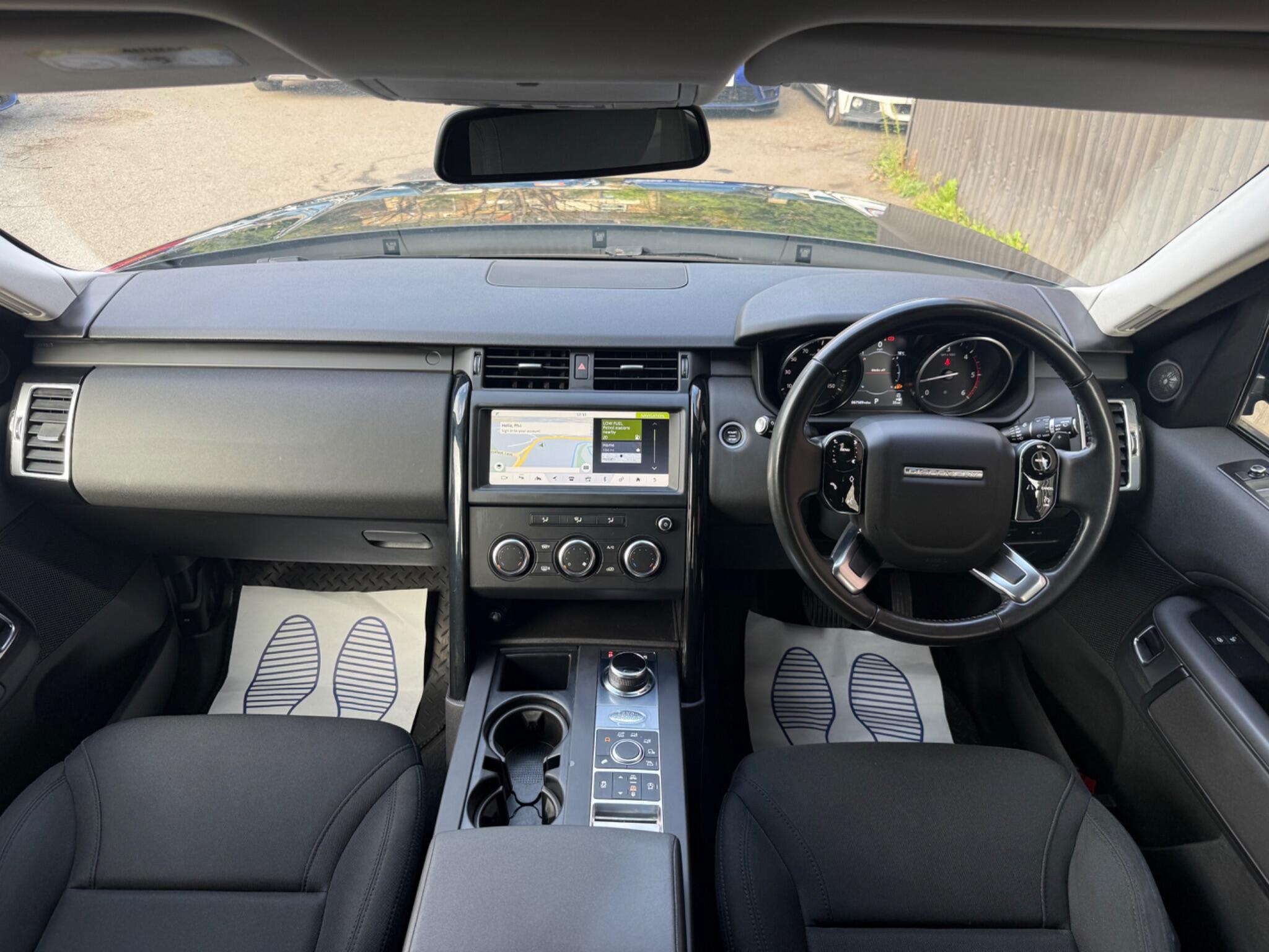Land Rover Discovery view 19