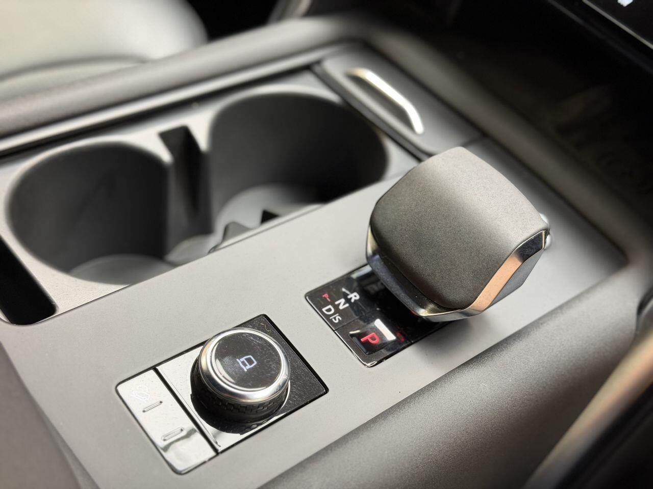 Land Rover Discovery 3 view 22