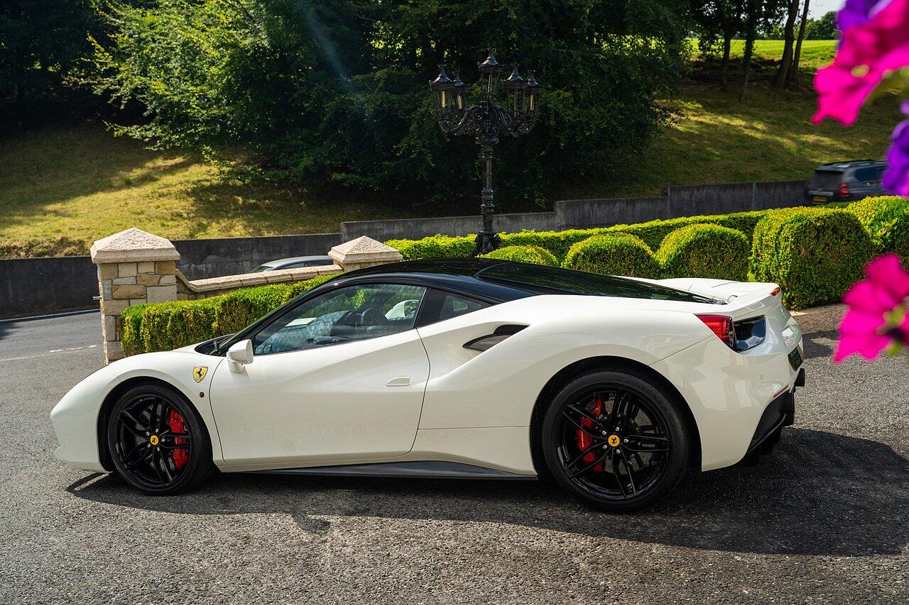 Ferrari 488 view 93