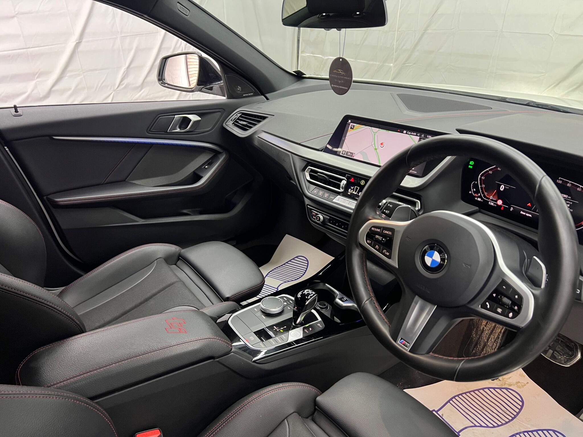 BMW 1 Series view 12