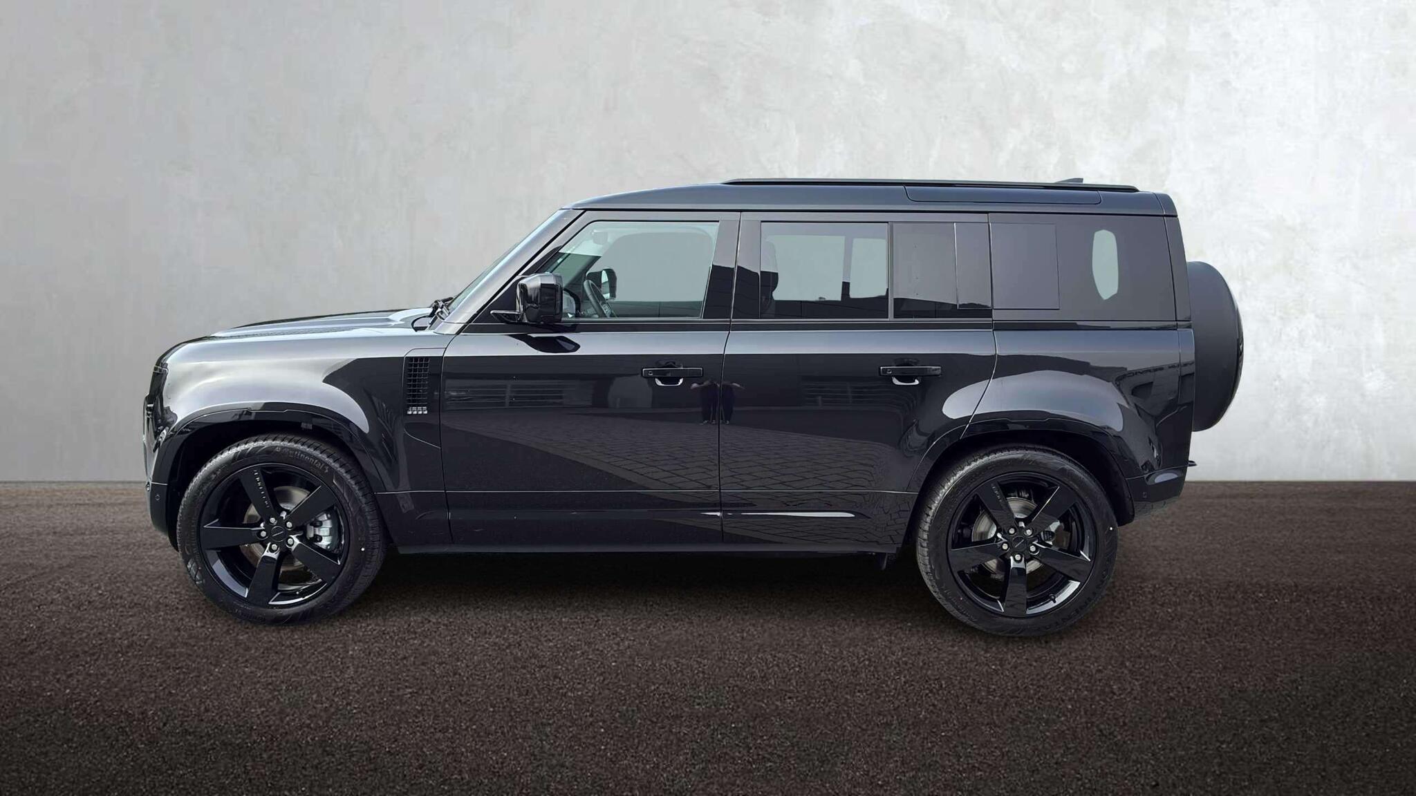 Land Rover Defender view 23