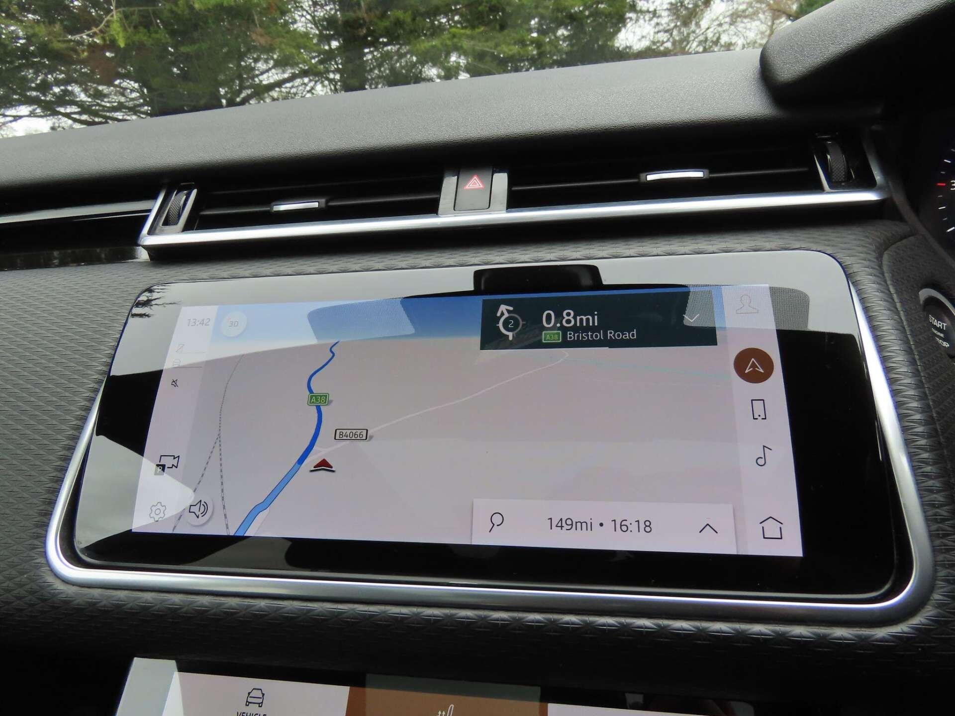 Land Rover Range Rover Velar view 11