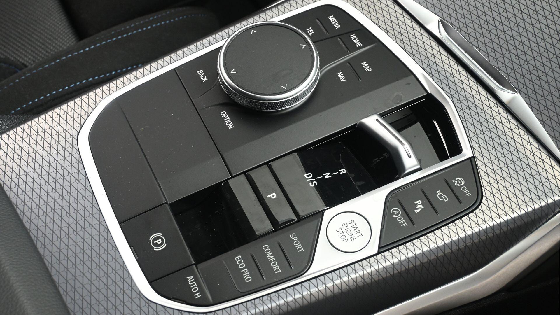 BMW 3 Series view 10