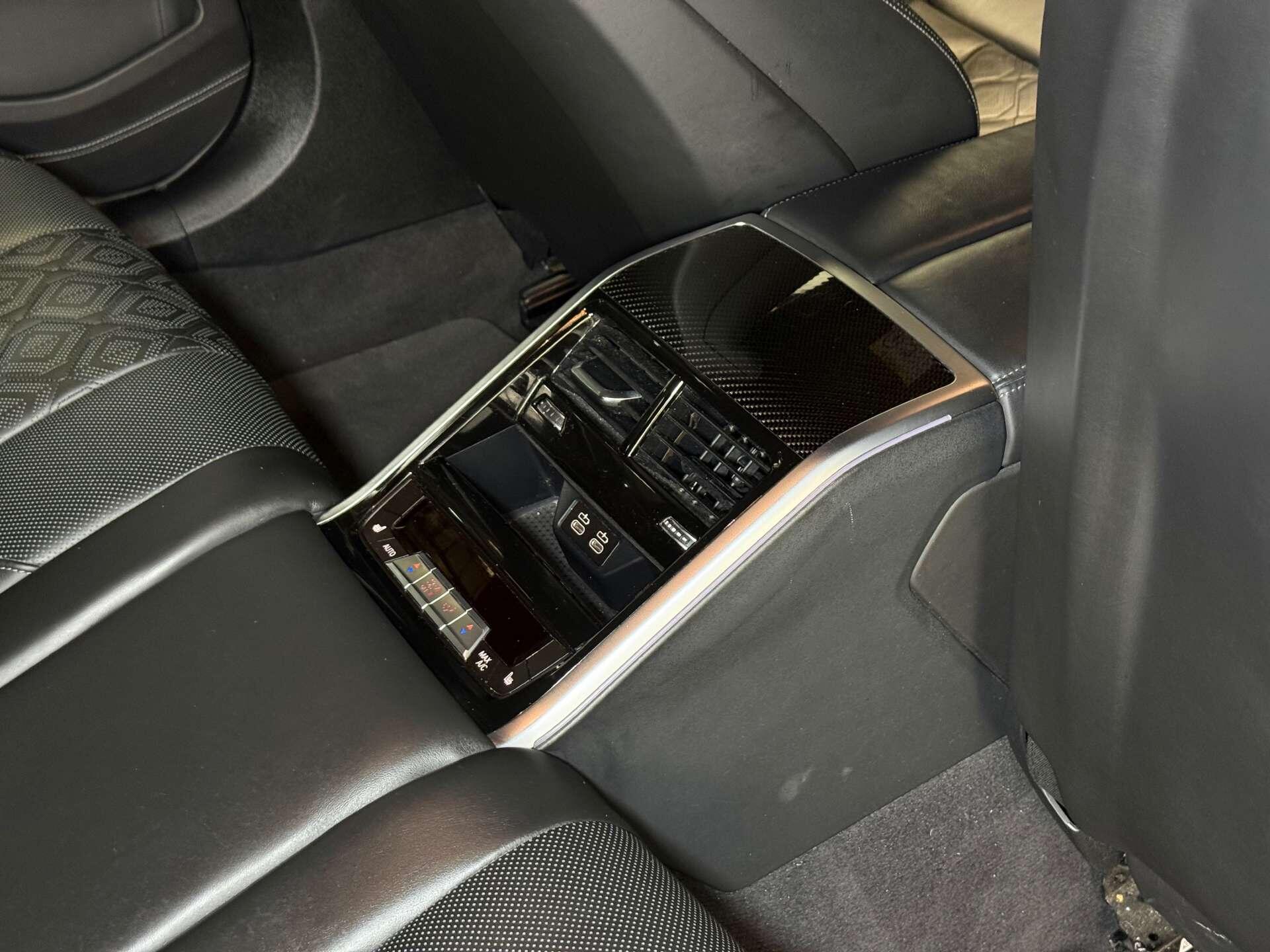 BMW M8 view 17