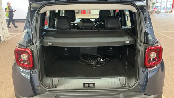 Jeep Renegade view 13